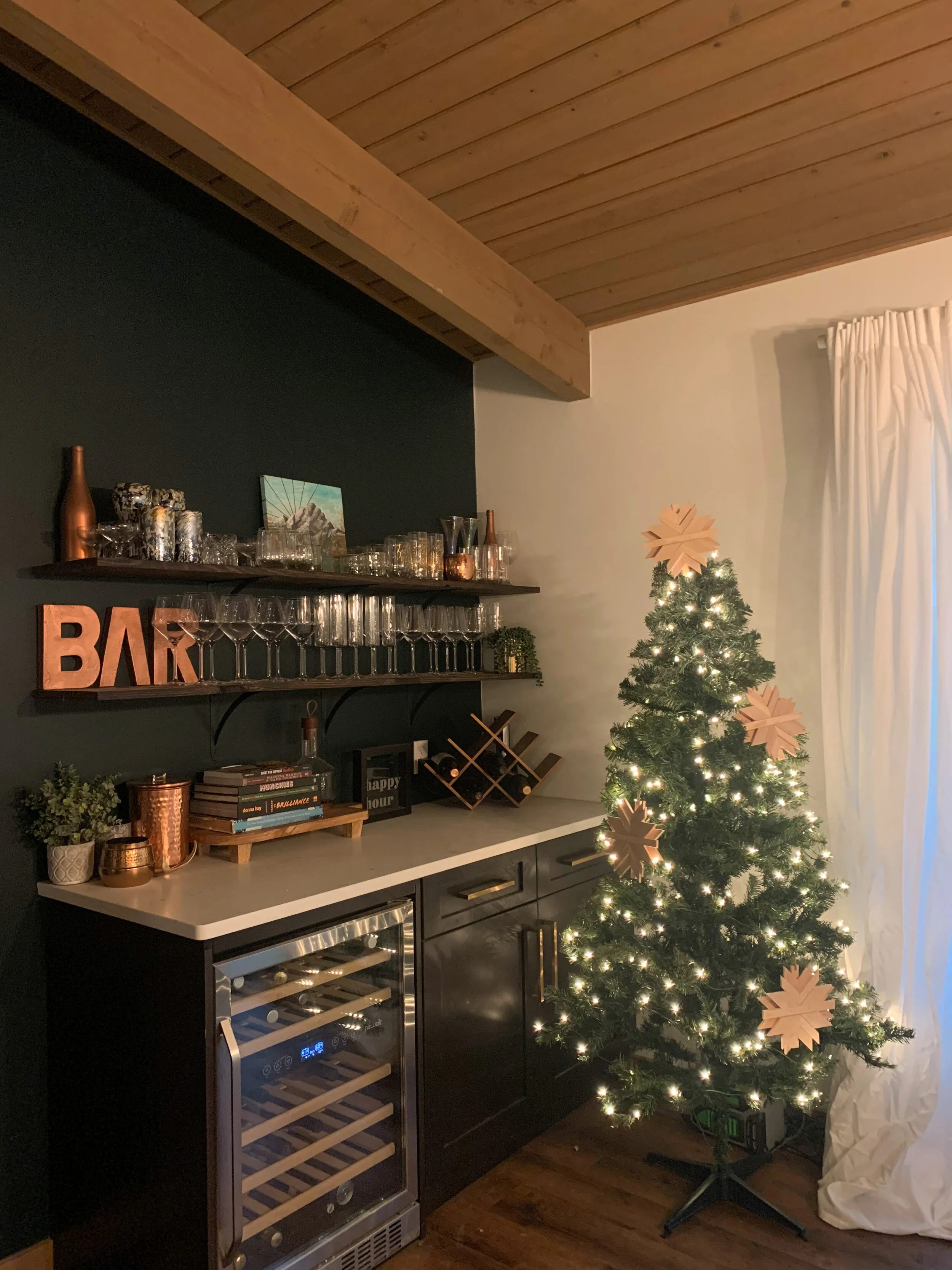 LB 2020 oranments natural tree topper 1.JPG