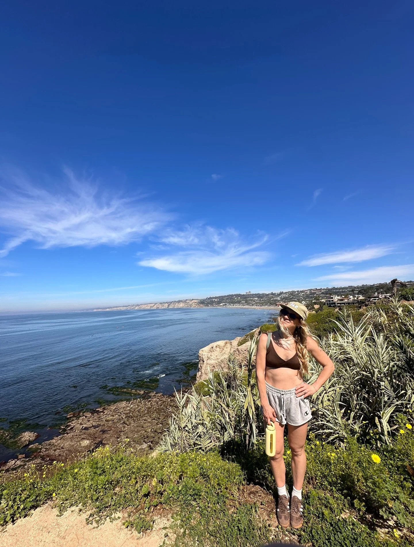 Took a little break from Winter to visit my dear cousin in Summer ☀️🚲☕️🌼🌊🦭🩵🦈 🌮 

Ocean side bike rides with coffee, smoothie and seal breaks, paddle boarding with sharks and sea lions, sunshine, salty hair and so so many tacos &mdash; if I cou