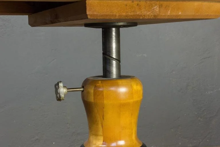 Adjustable Art Deco Pedestal Table  (ET1206-05)