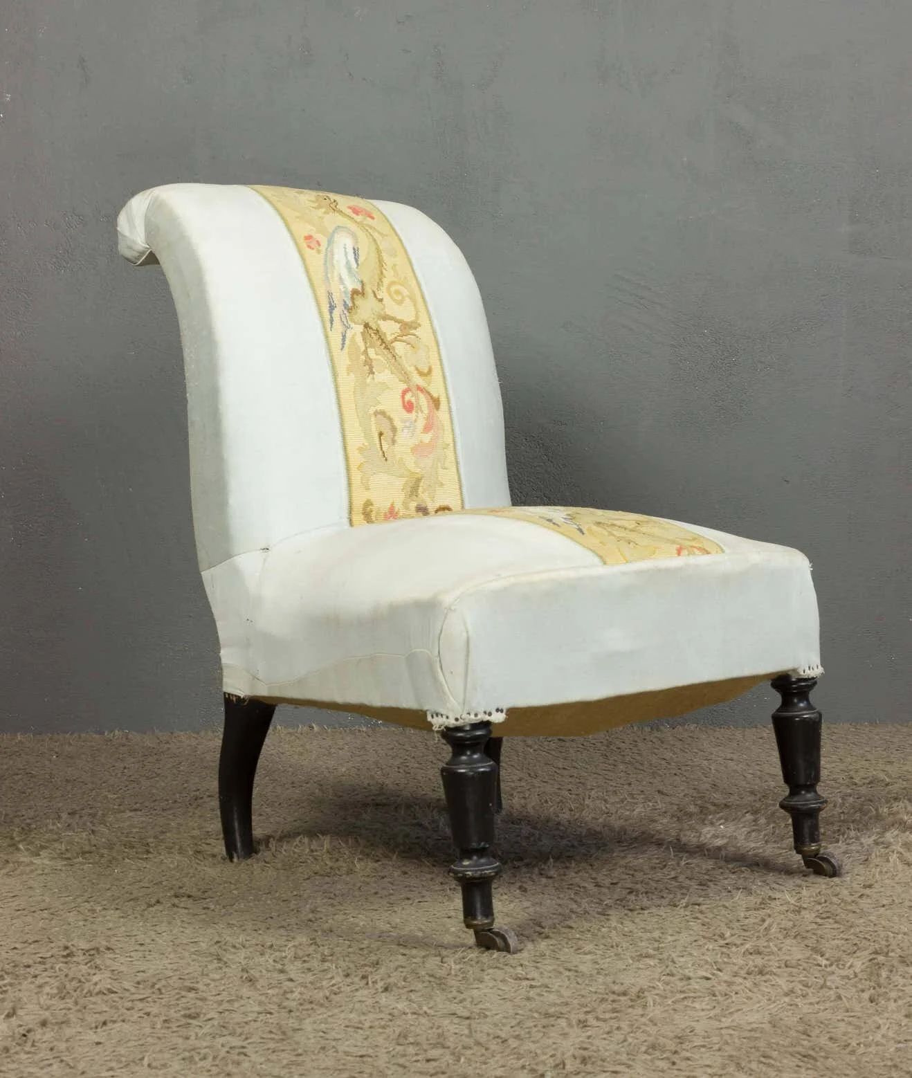 French Scrolled Back Slipper Chair with Embroidery  (SLN0615-10)