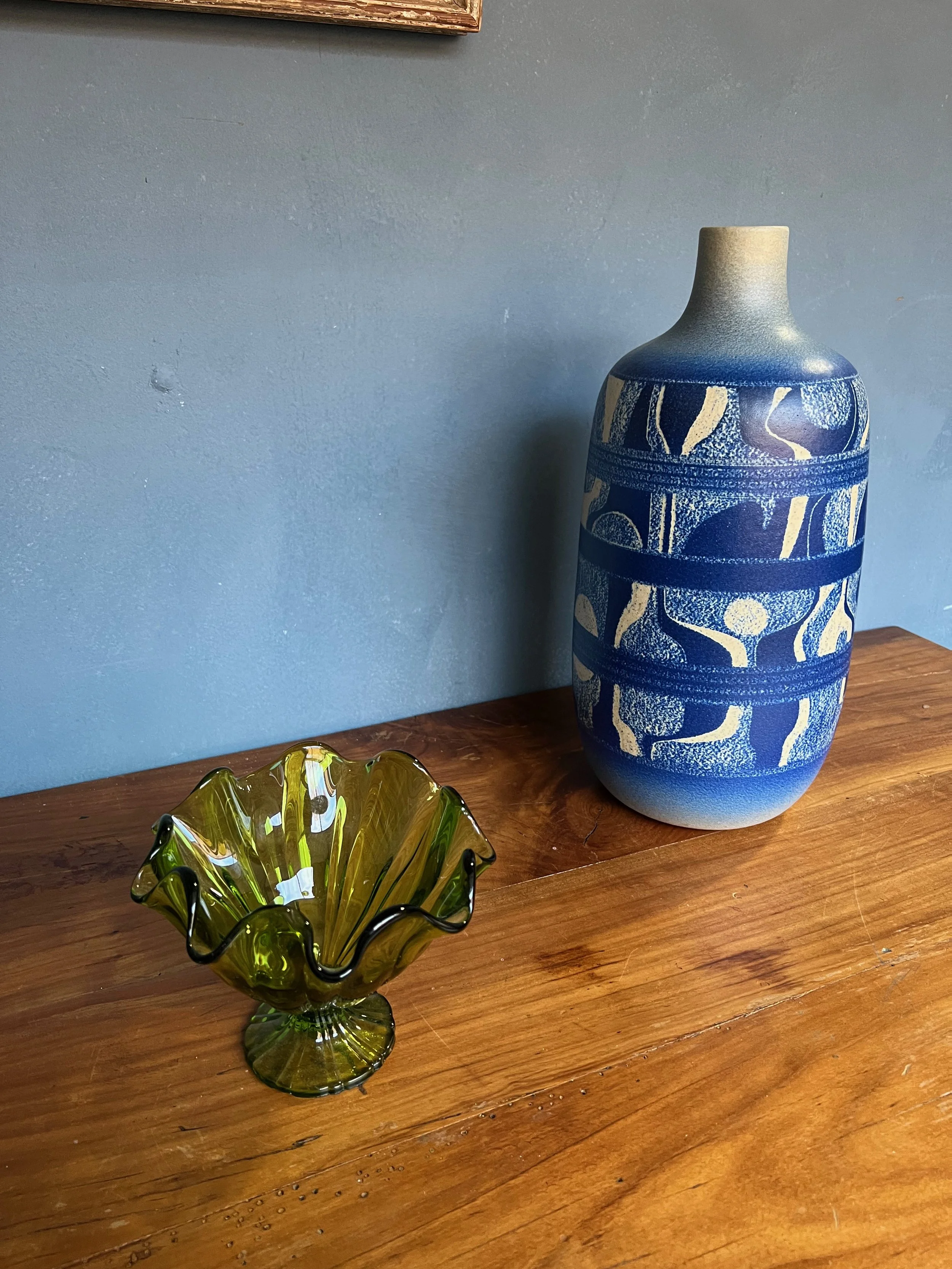 Mid-Century Emerald Green Coupe  (H1221-02)