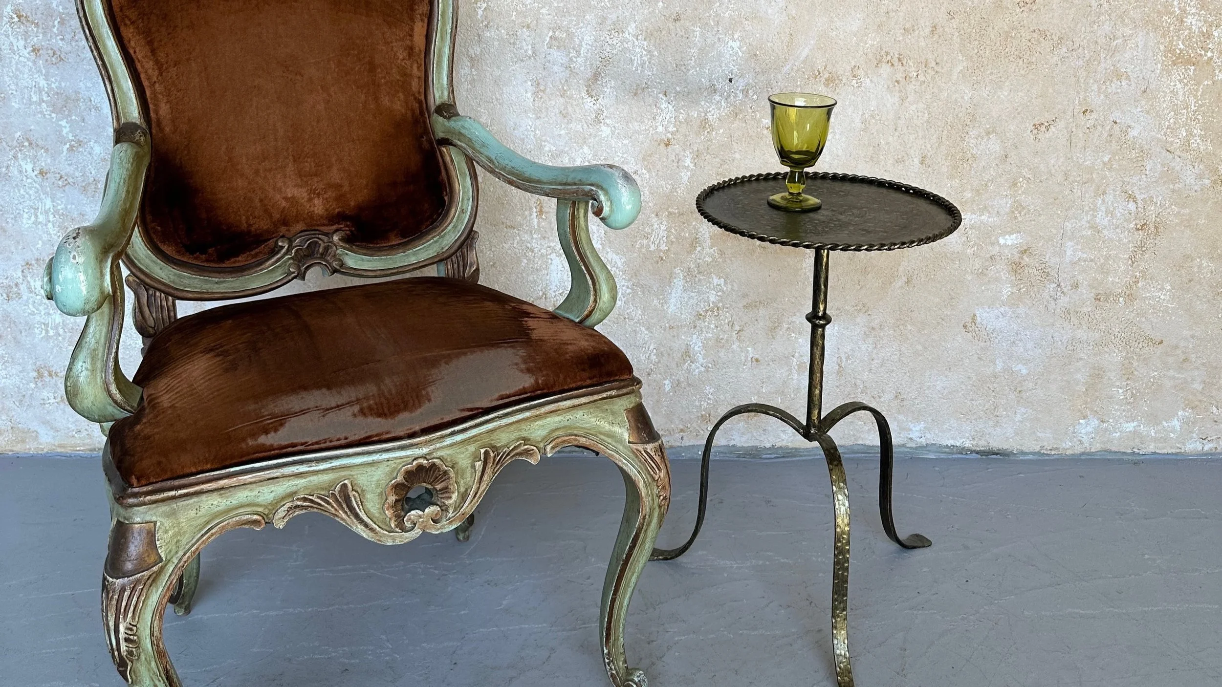 Spanish Iron Drinks Table on an Elevated Hammered Tripod Base  (TG0225-64)