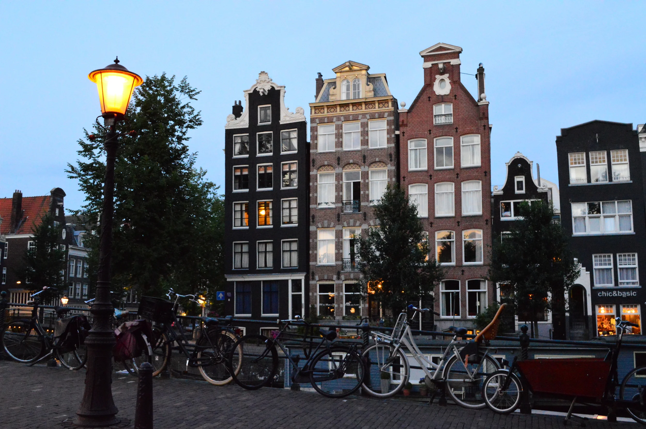  One of the best ways to discover Amsterdam is as the locals do it: by bike. There are guided tours available, or you can just rent one and explore on your own.&nbsp;  There are wonderful guided tours for the architecture and city life as well, so de