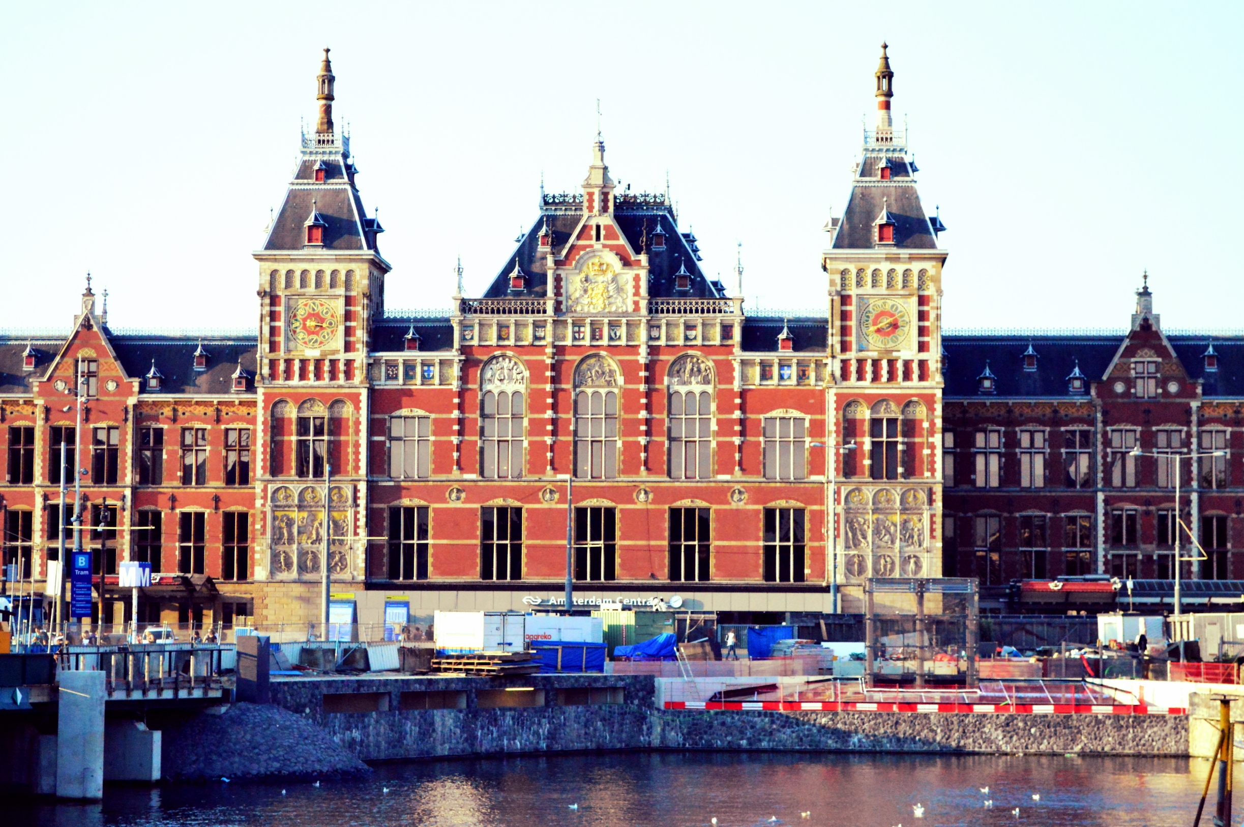  Welcome to  Grand Central Station,  Amsterdam style. Built in the late 1800s, this Neo-Gothic design will certainly be a regal welcome to you as you arrive. Regal being the correct word, as there is even a waiting room or " Koninklijke Wachtkamer"&n