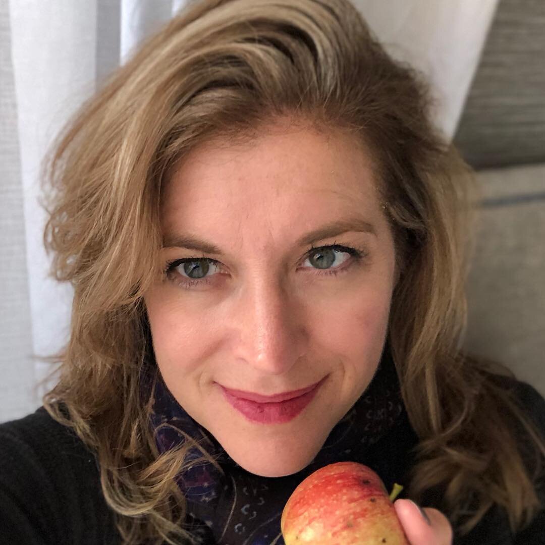 Who would have thought that Michigan would make me feel like Eve? Yet that&rsquo;s exactly what happened when I walked to my hotel after attending the automotive conference, and discovered a tiny grove of wild apple trees on the median. I guess it&rs