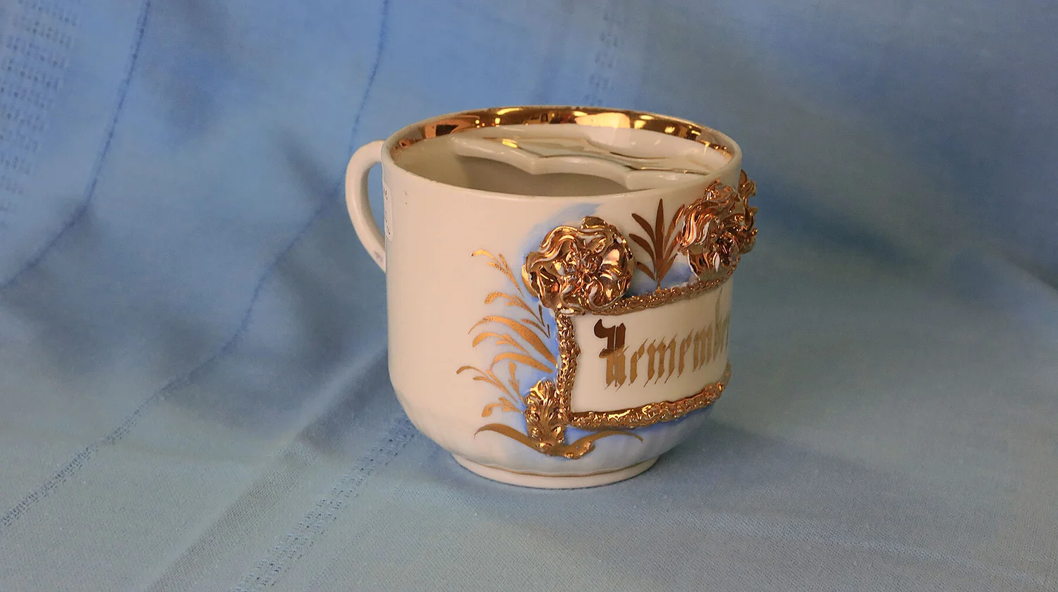 Past & Present Home GalleryPorcelain Pieces from Another Time