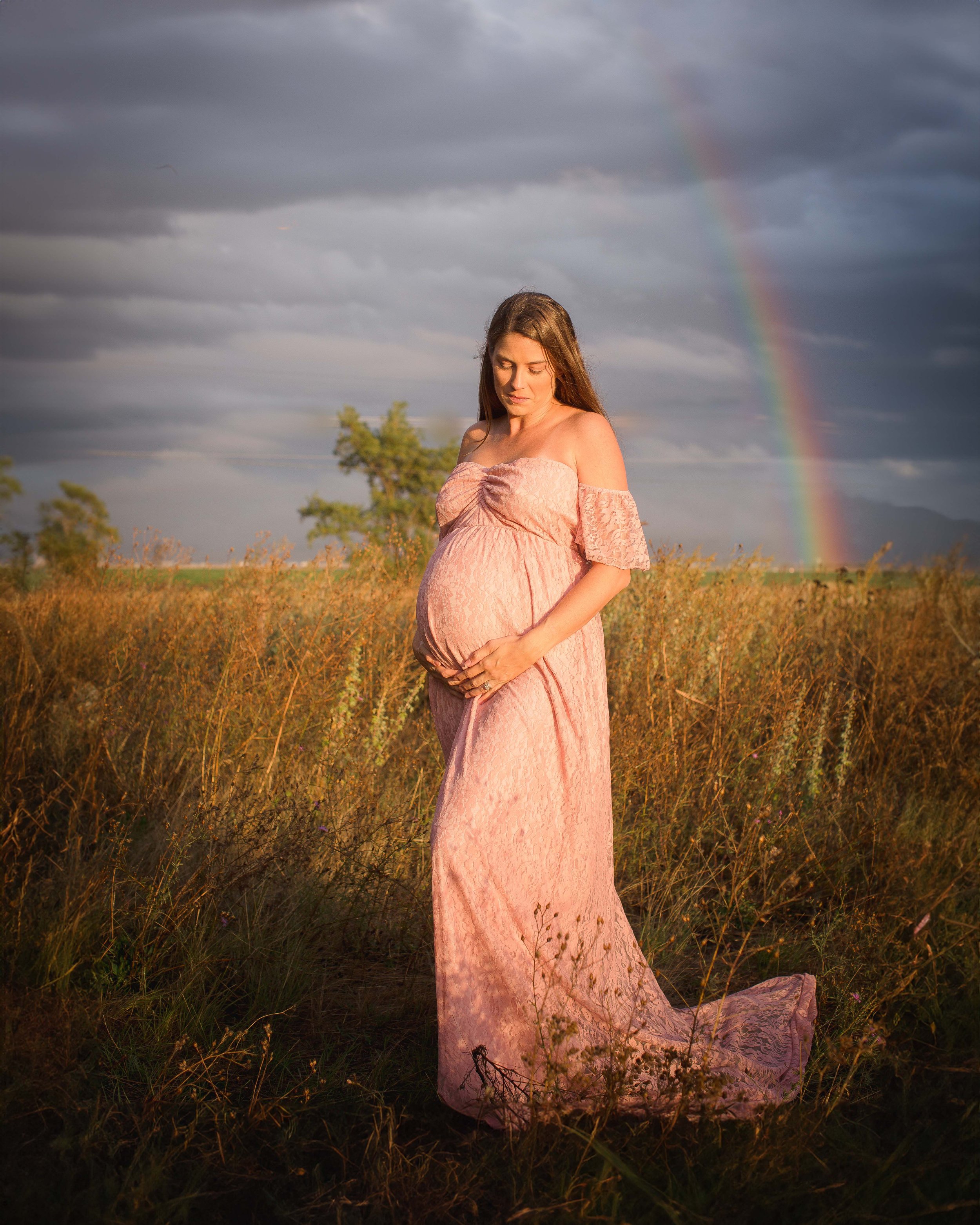 MaternityPinkdressfieldHMphoto.jpg