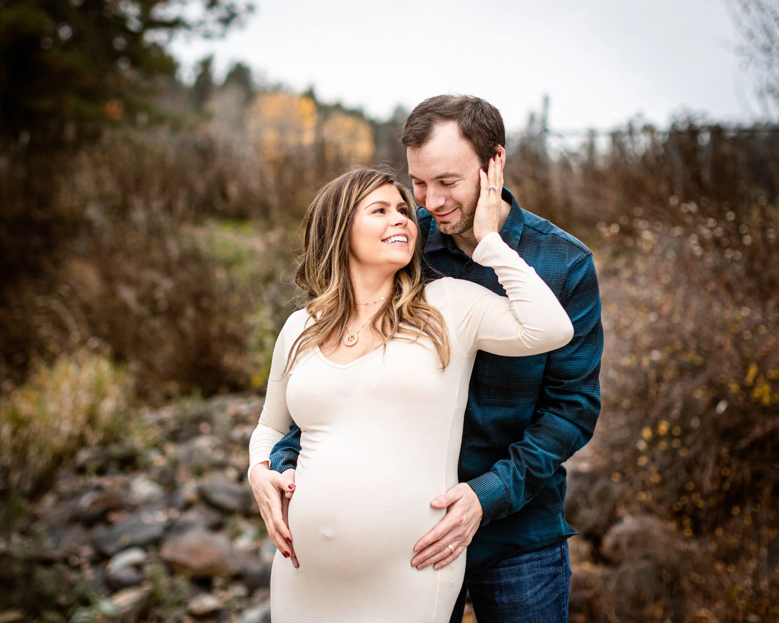 A quiet moment of anticipation captured in the soft evening light. This maternity portrait reflects the calm, powerful beauty of pregnancy before the arrival of a new little life.
