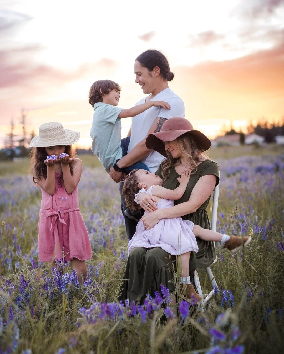 family photography Coeur d’Alene Idaho sunset session wildflowers