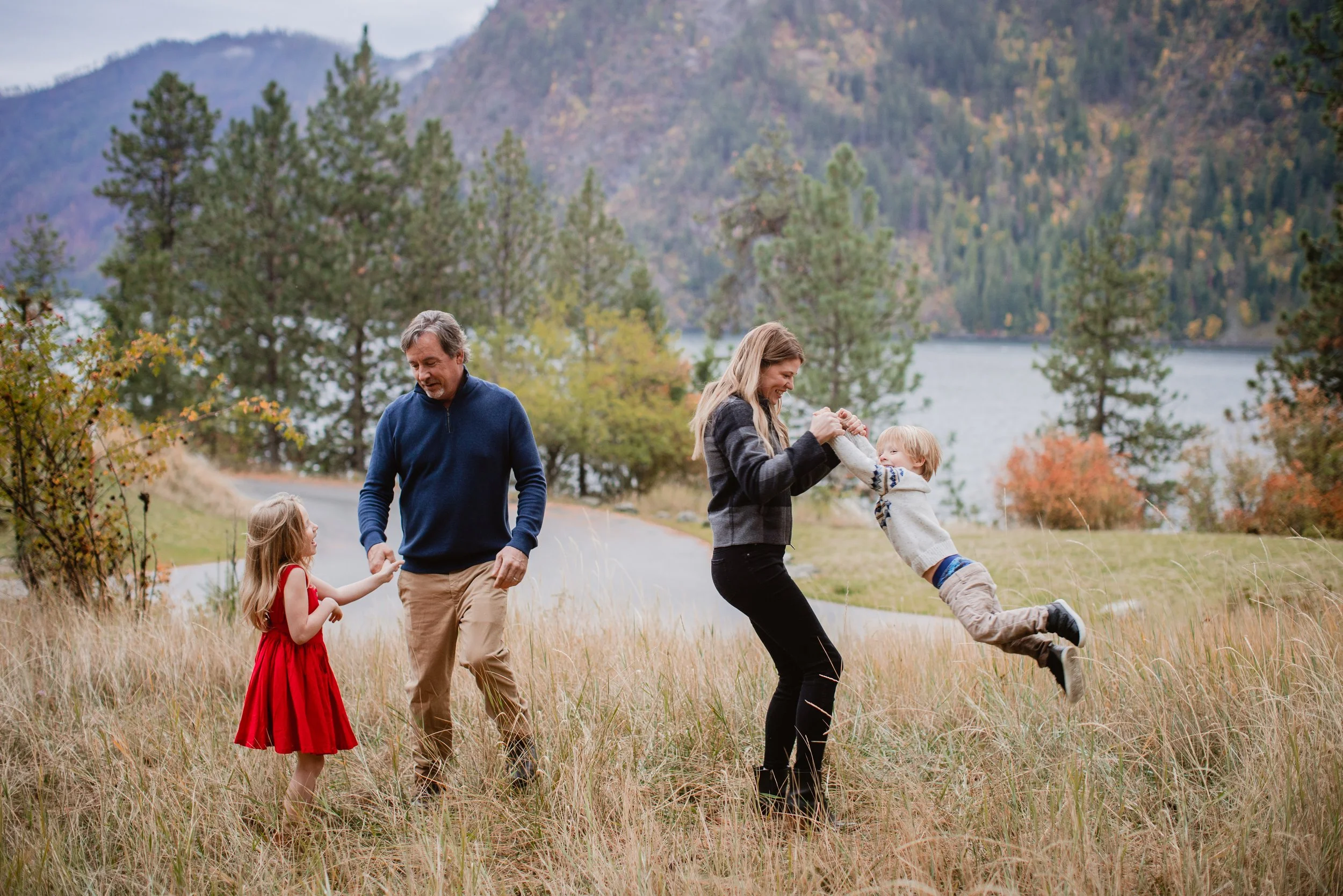 family photography Farragut State Park session fall playing