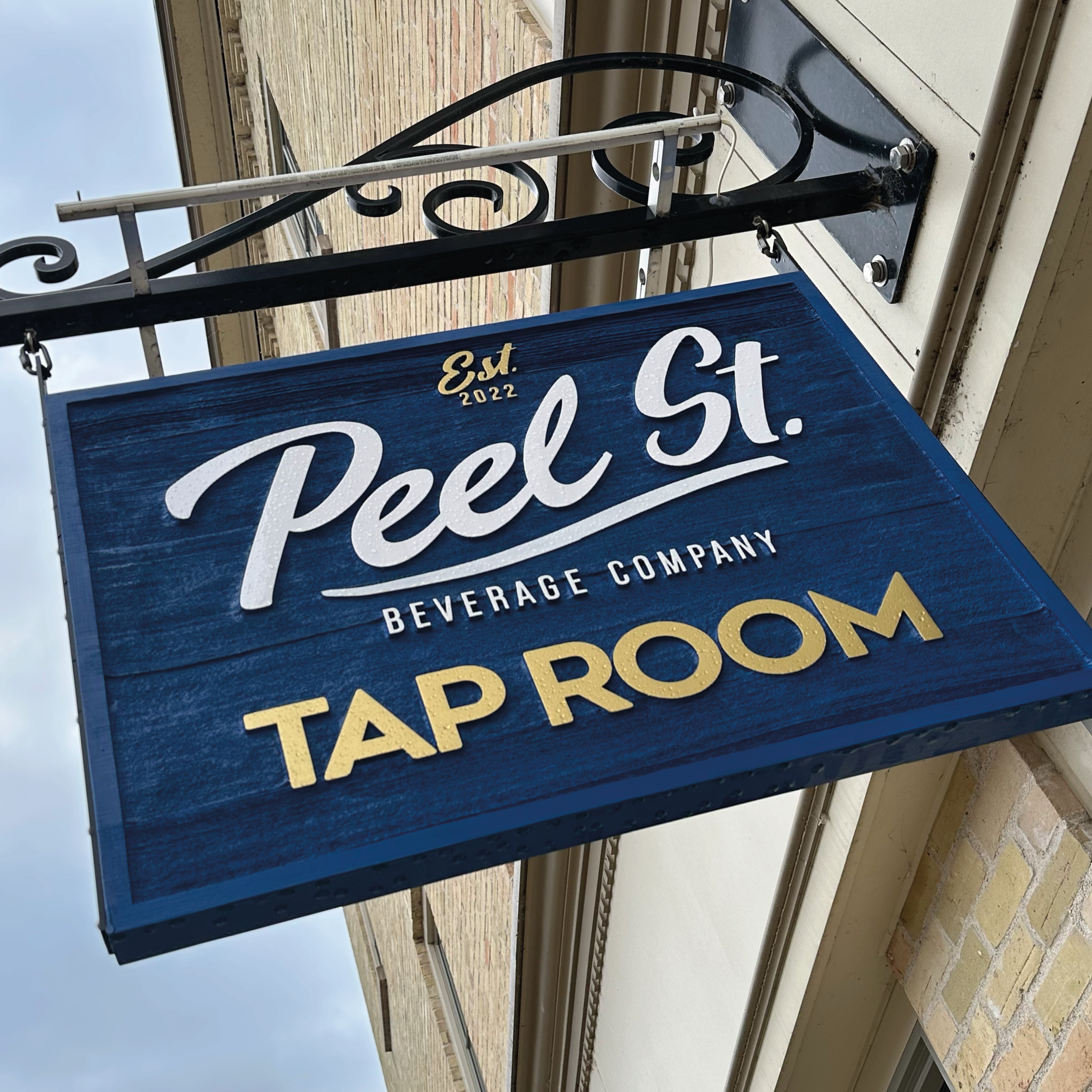 Retail design, graphic design, packaging and marketing materials created by Creativesphere for Peel Street Beverage Company.