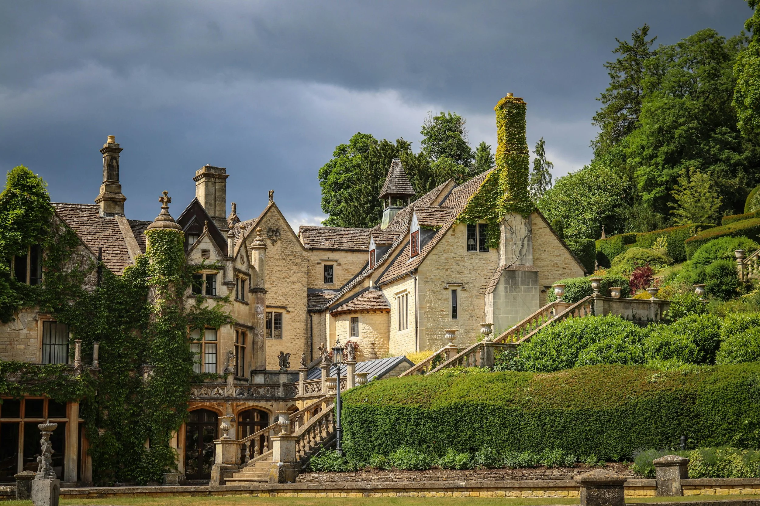 Discover the History and Charm of the Cotswolds: A Guide to its Most Beautiful Destinations