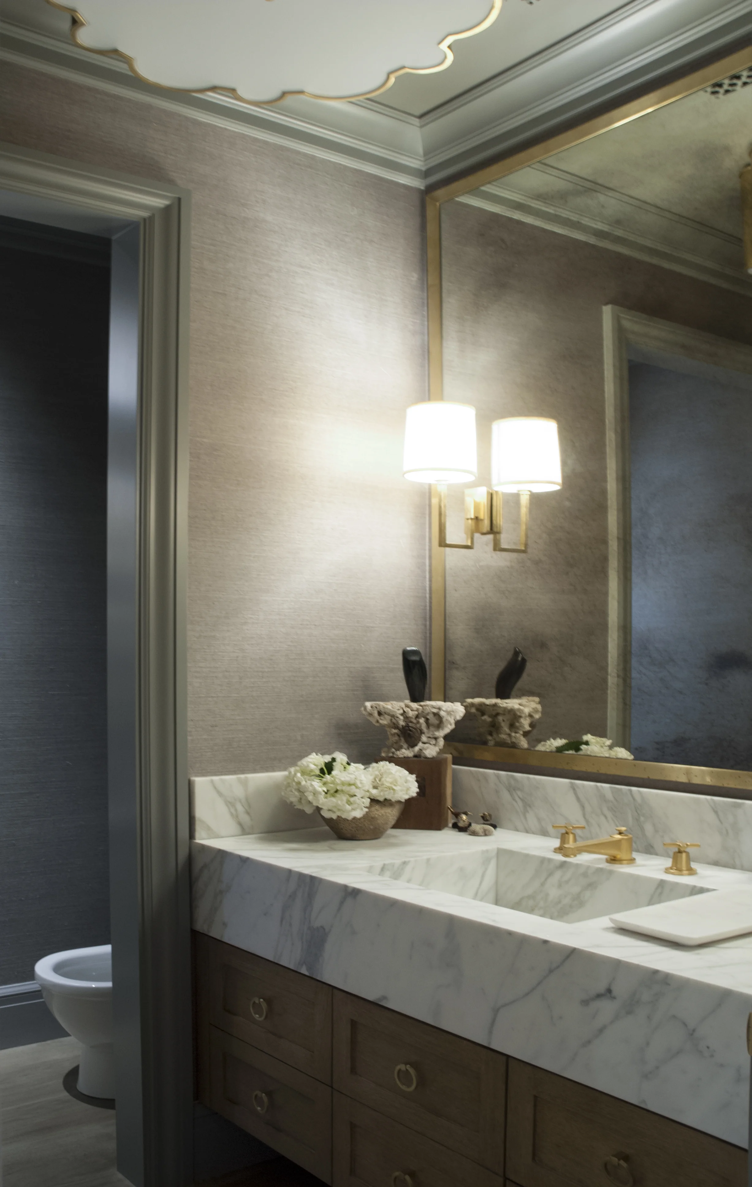 020 BARTA INTERIORS - SANTA MONICA PROJECT - POWDER RM.jpg