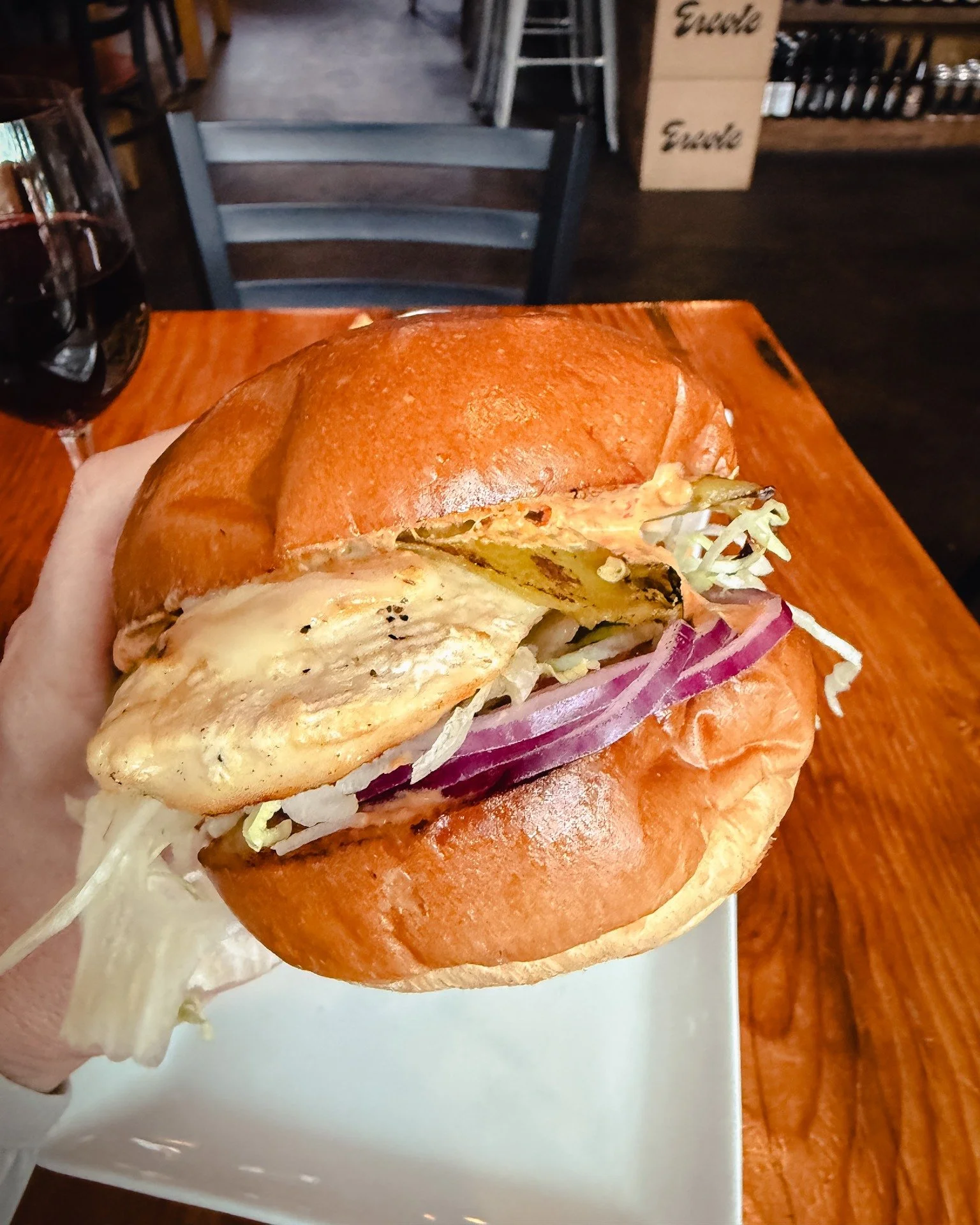 Tuesday vibes, served hot. 🔥

Our Chipotle Chicken Sandwich is holding it down&mdash;grilled chicken breast, green chili, jalape&ntilde;o jack, shredded lettuce, red onion, and chipotle sauce on a brioche bun.