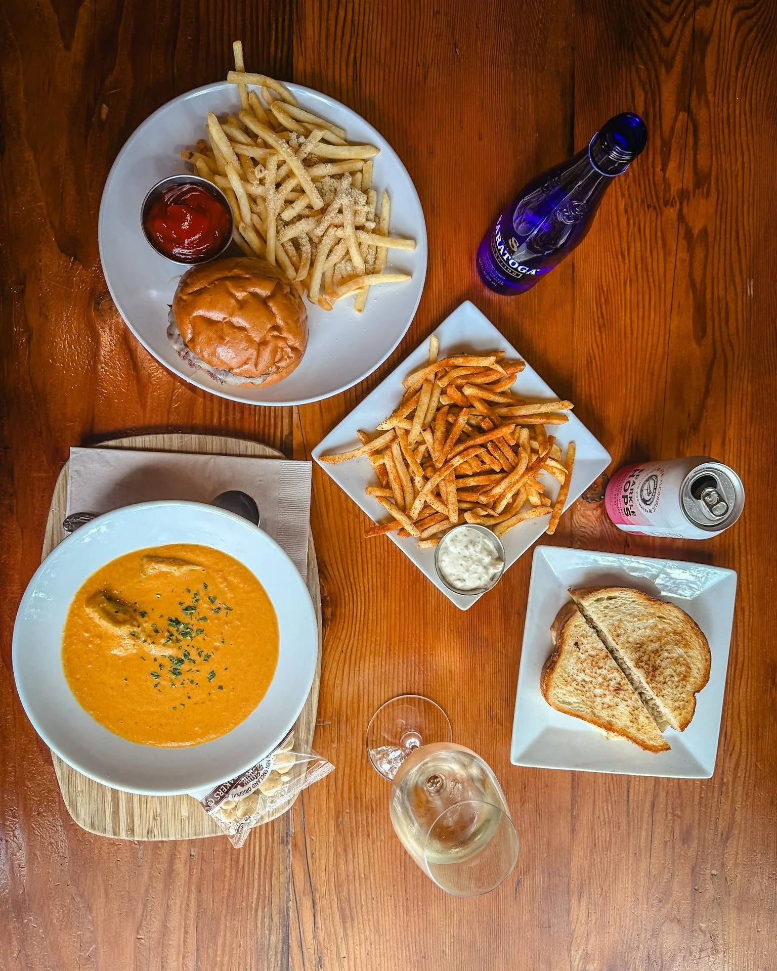 Relax and let us handle the cooking today. Swing by anytime between 11 AM and 8 PM for good food, great wine, and zero dishes in your sink.
We&rsquo;ve got you.