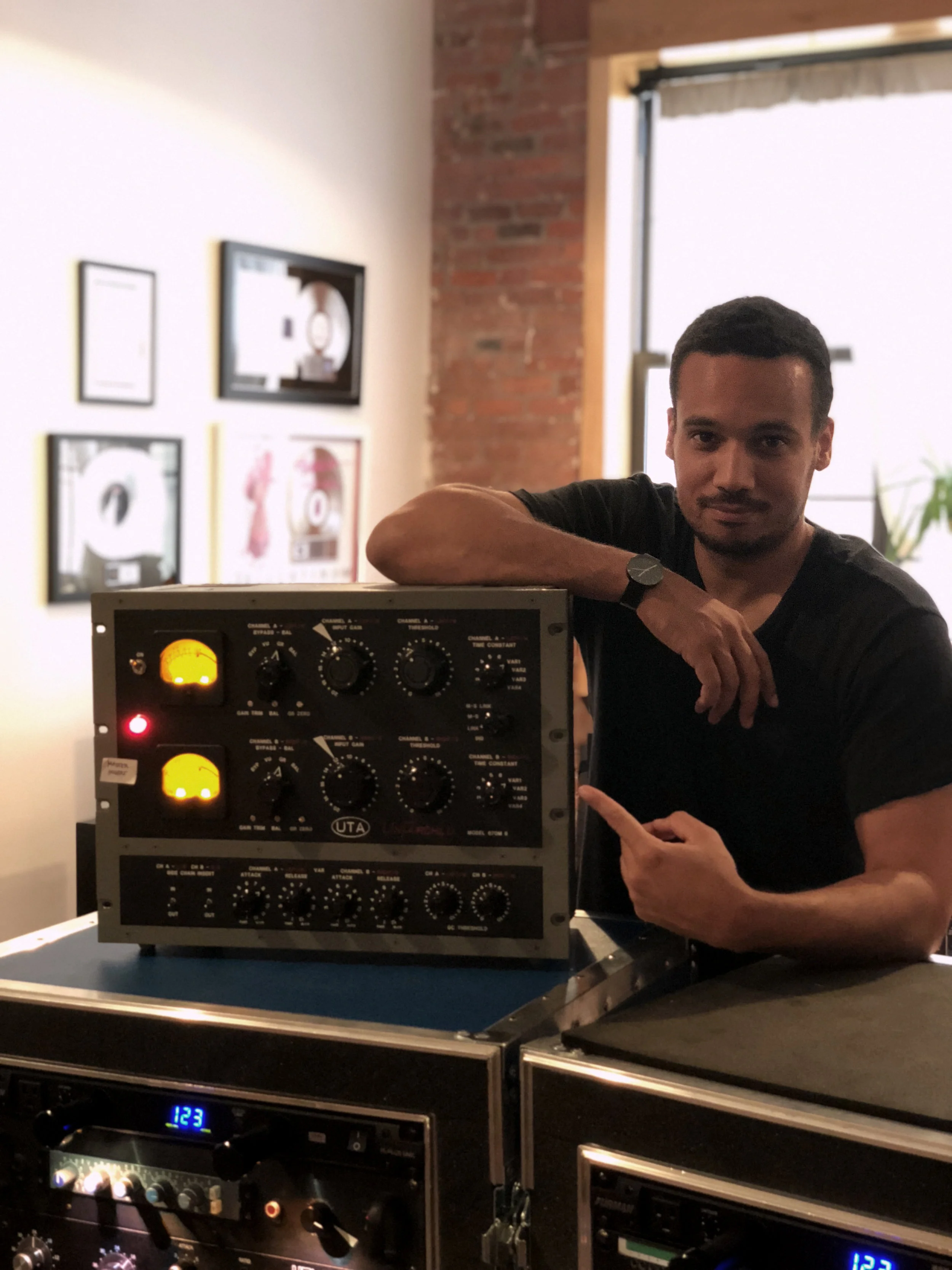 Producer / Mixer Chris Tabron : “UTA has figured out a way to design a compressor that is more than a faithful recreation of a classic, but one that has the flexibility of modern workflows, and stunning fidelity. It can give me that gentle finishing touch across my mix, pounding detail across a drum bus, or keep a vocal both controlled and compelling. The Unfairchild 670M II has proven time and again to be the shortest distance between an inspiration coming out of the speakers.”