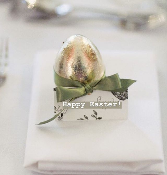 Happy Easter Lovelies! 
This fabulous and easy place card decor is a great add on to your place settings for #Easter .
.
#blog #blogging #vancouverblogger #yvrblogger #blogger #events #eventplanning #eventplanner #eventcoordiantor #eventcoordination 