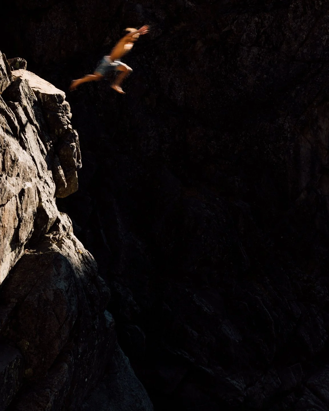 CLIFF_JUMPING_DACOSTA-13.jpg