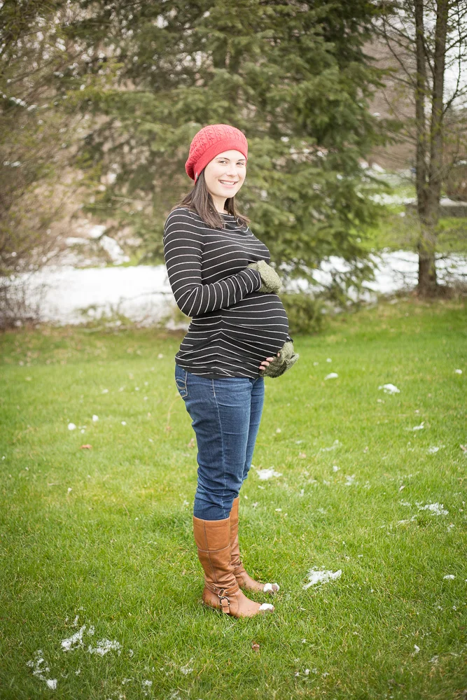 Winter maternity photography in Fairport, NY