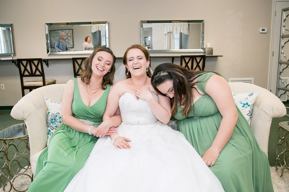 Fun bride and her bridesmaids | Northern Virginia Wedding Photographer | Fun wedding photography