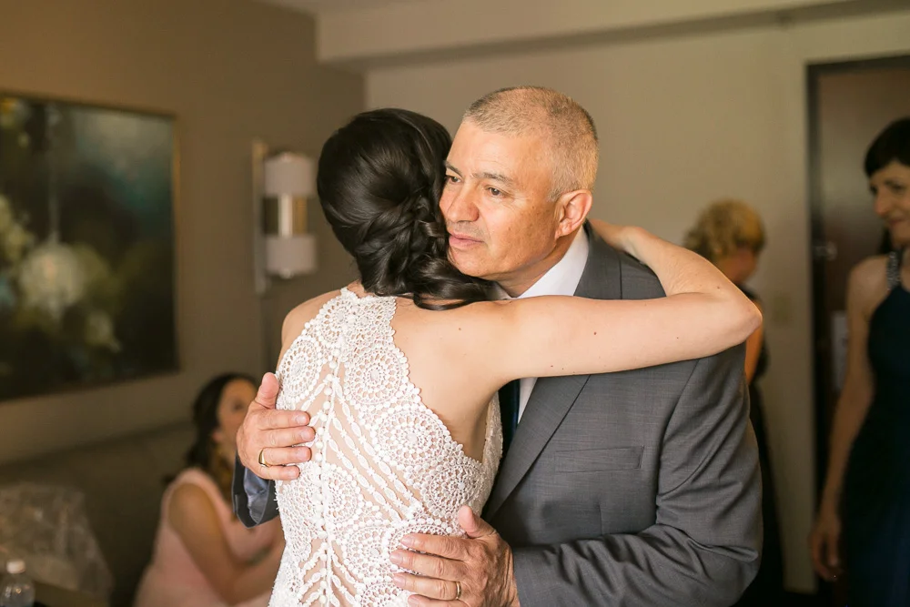 Dad seeing his daughter for the first time on her wedding day | Father-daughter First Look