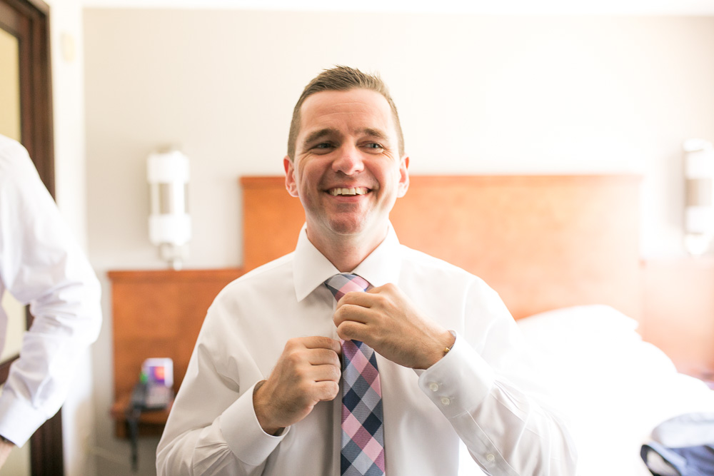 Wedding day getting ready photos at Hyatt Place Chantilly/Dulles | Northern Virginia Candid Wedding Photographer | Megan Rei Photography