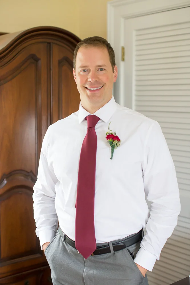 Groom getting ready for the wedding day | Culpeper Photographer