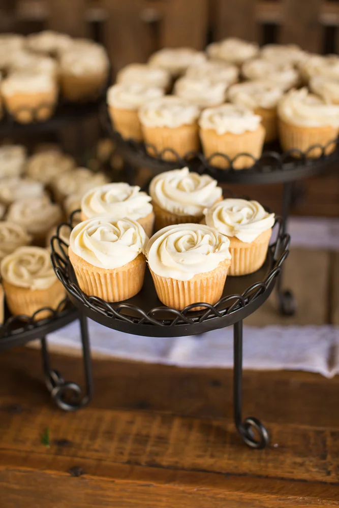 Wedding cupcakes from Eloise's Pastries in Warrenton, Virginia | Best bakeries in Warrenton, VA