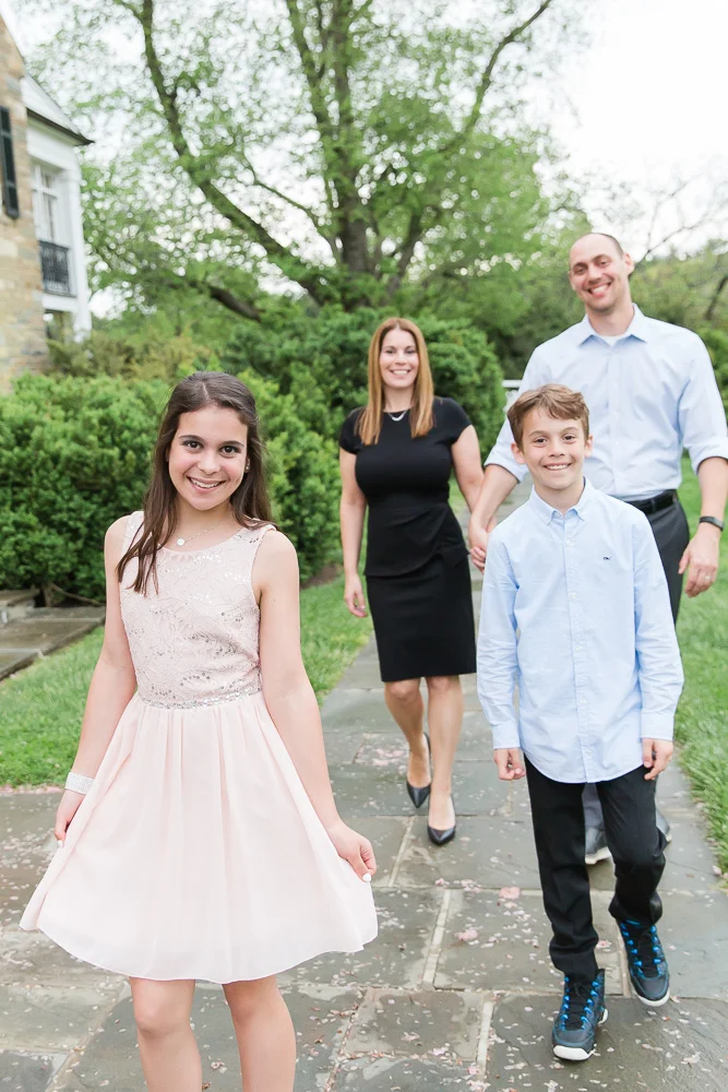 Candid family photo during the Bat Mitzvah | Candid Maryland Bat Mitzvah Photographer | Megan Rei Photography
