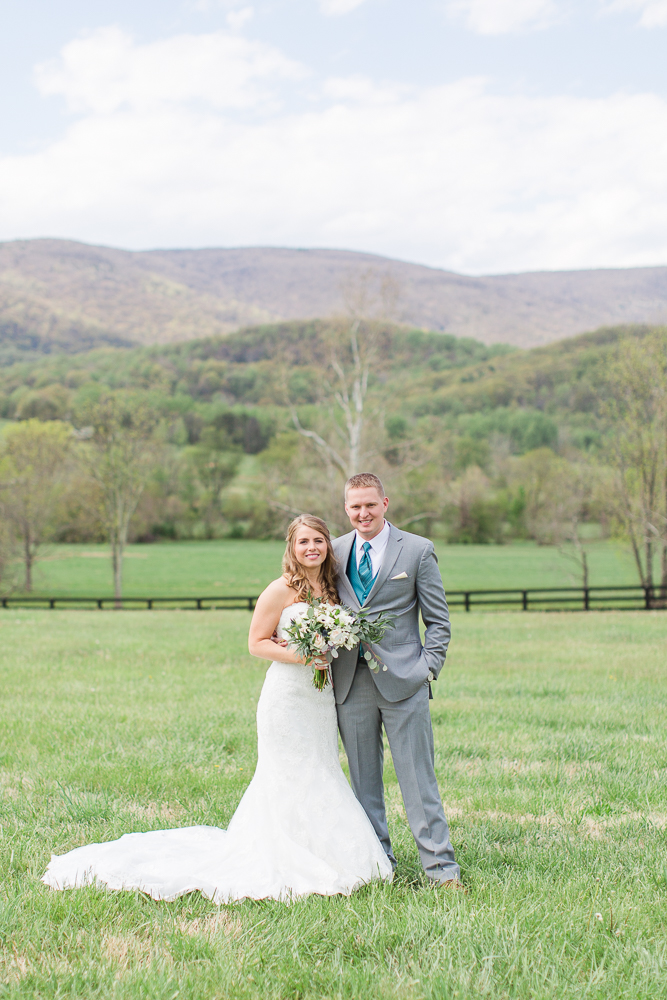 Wedding pictures at King Family Vineyards | Wedding dress from Ava Laurenne Bride | Charlottesville, Virginia Wedding Photography | Megan Rei Photography