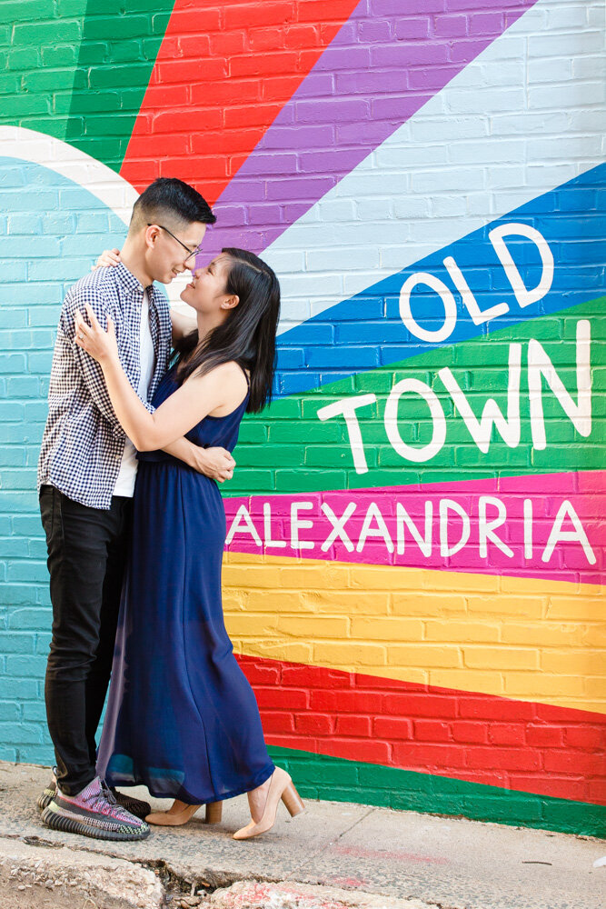 old-town-alexandria-engagement-pictures-26.jpg