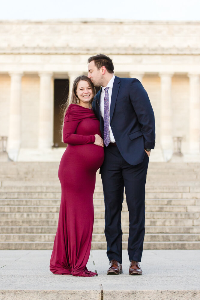 Lincoln Memorial maternity photographer