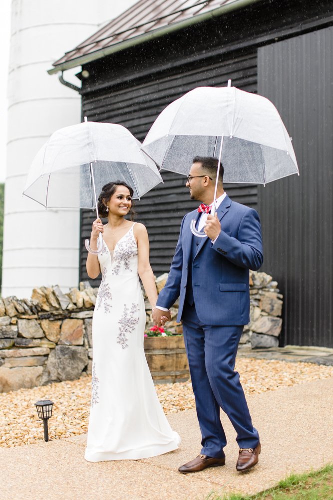 Rainy wedding photos in Luray, Virignia