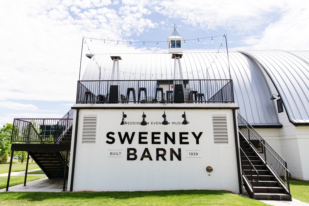 Sweeney Barn patio for wedding receptions