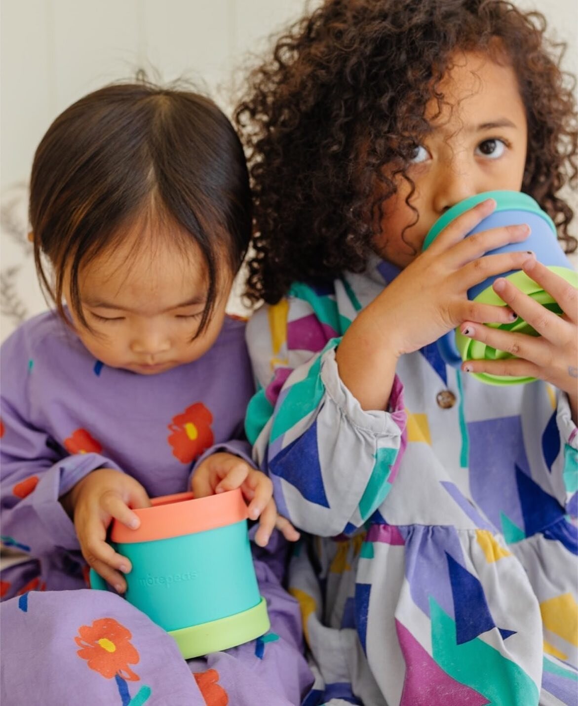 New line in the Ritz Sisters showroom!
Repost from @morepeaskids 
Our morepeas Essential Snack Cup is the perfect accessory for snack loving besties! 🙌🏼 Who's yours? 👯&zwj;♀️⁠
⁠
⁠
⁠
#morepeas #Snacktime #ParentingWin #MomLife #DadLife #FriendshipG