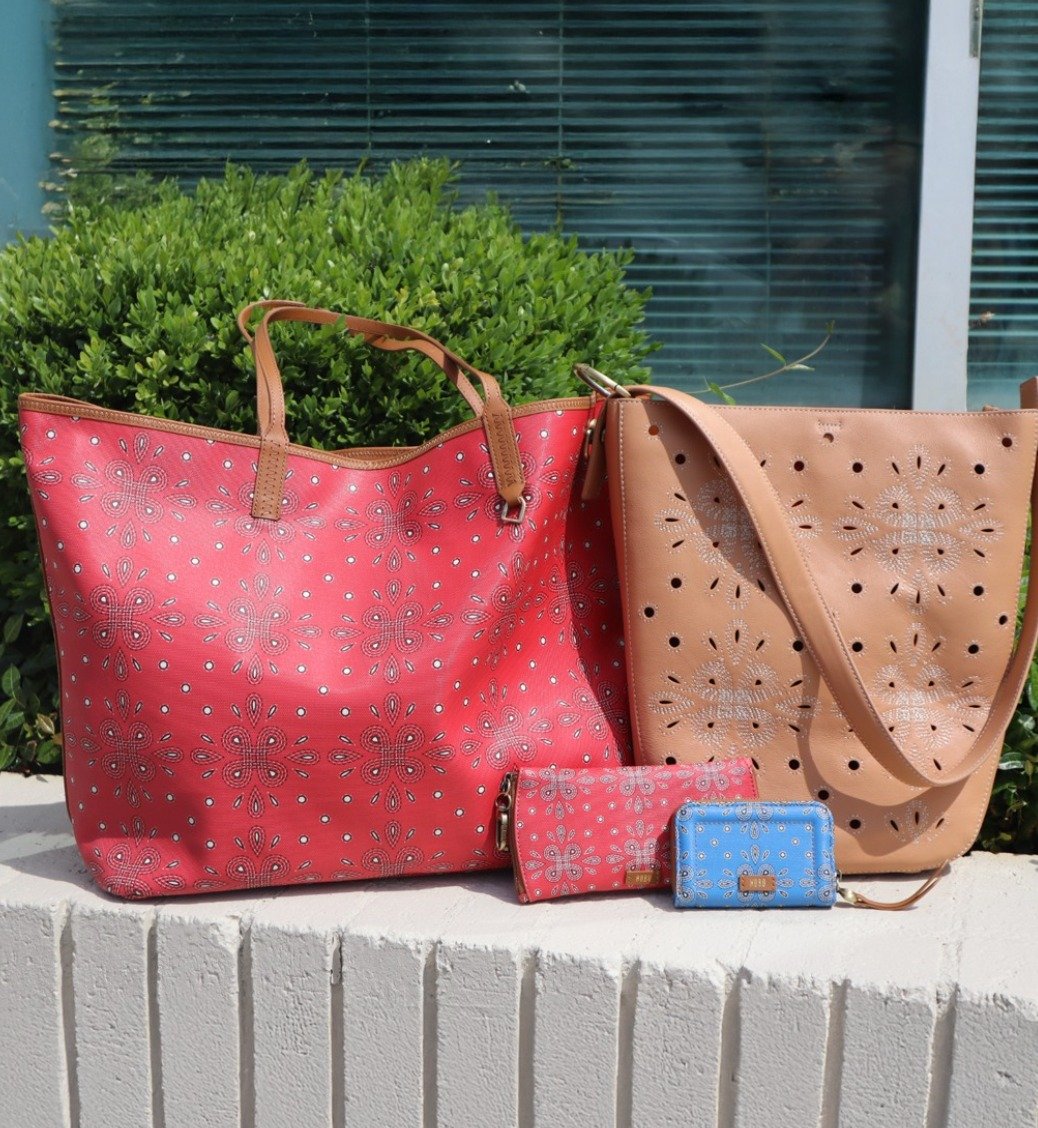☀️ Summer style is calling! @hobotheoriginal is serving up bold colors and playful patterns&mdash;just what you need this season. 🌈✨
Explore the full collection at @accessoriestheshowroom during Seattle Market Week this July!