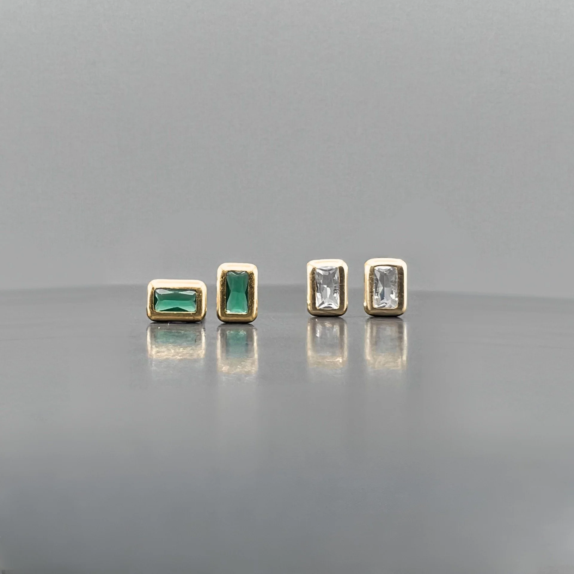 Holiday sparkle made simple ✨
Find the perfect studs for gifting, stuffing, or keeping for yourself at Something Silver, Showroom 204.