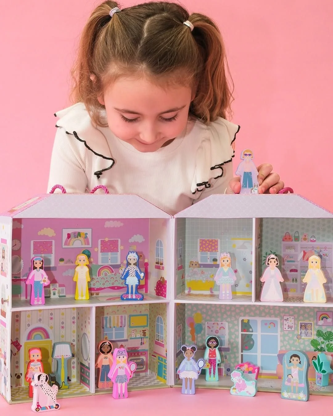 Our @flossandrock  Best Friends are back &mdash; and cuter than ever! 💕
From playhouses and musical tea sets to jewelry boxes and magnetic games, there&rsquo;s a little magic waiting in every piece. ✨

Find the full collection in the @Starlig@starli