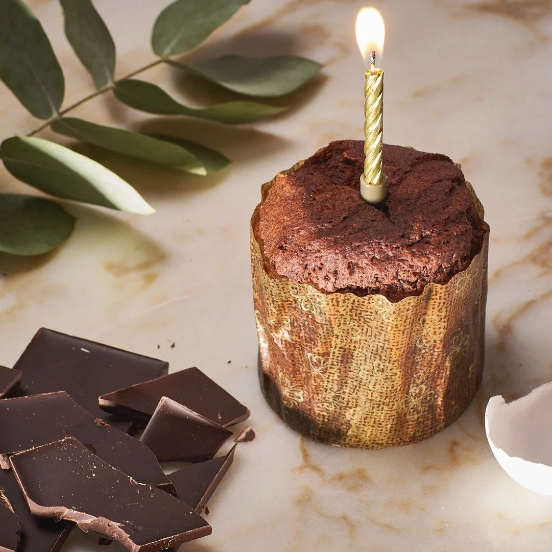 🎂🥫Cake in a can? What will they think of next?
@cancake.de makes small, freshly baked cakes with a golden candle, made using traditional recipes and baked in a can. Made in Germany, this unique treat can remain fresh for up to 18 months and is prep