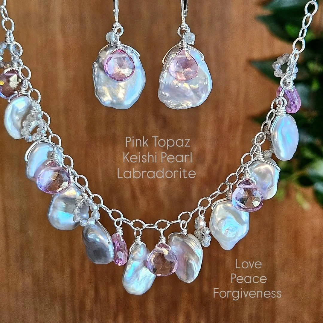 Feeling beach vacation vibes from these beauties! Be sure to come check out all of the dazzling offerings at @kristinfordjewelry Showroom 303.