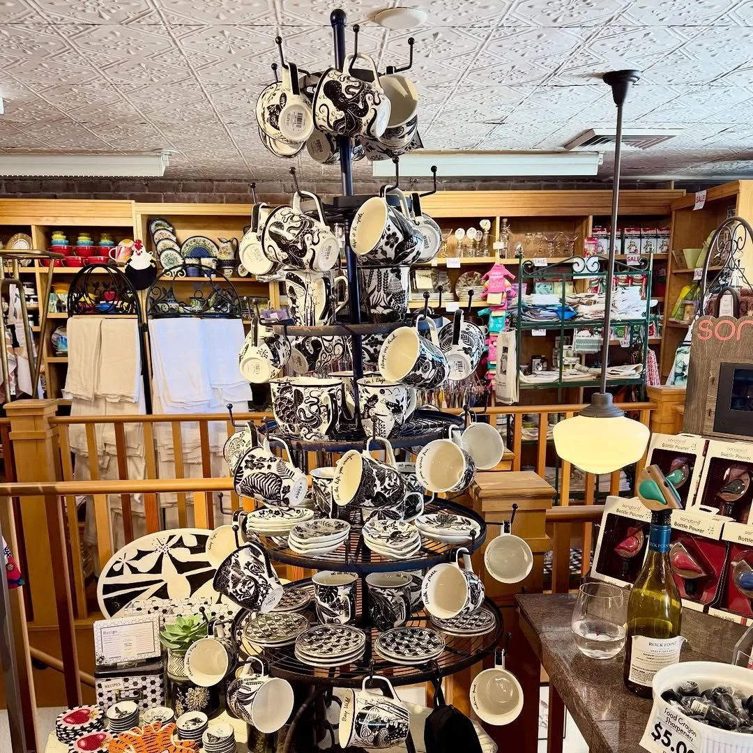 Monochrome, but make it magic 🖤🤍
These best-selling boho mugs from @karmagifts  prove black and white is anything but basic&mdash;bringing bold pattern, charm, and personality to every sip.

Find them and more standout tableware at @suziegildeagrou