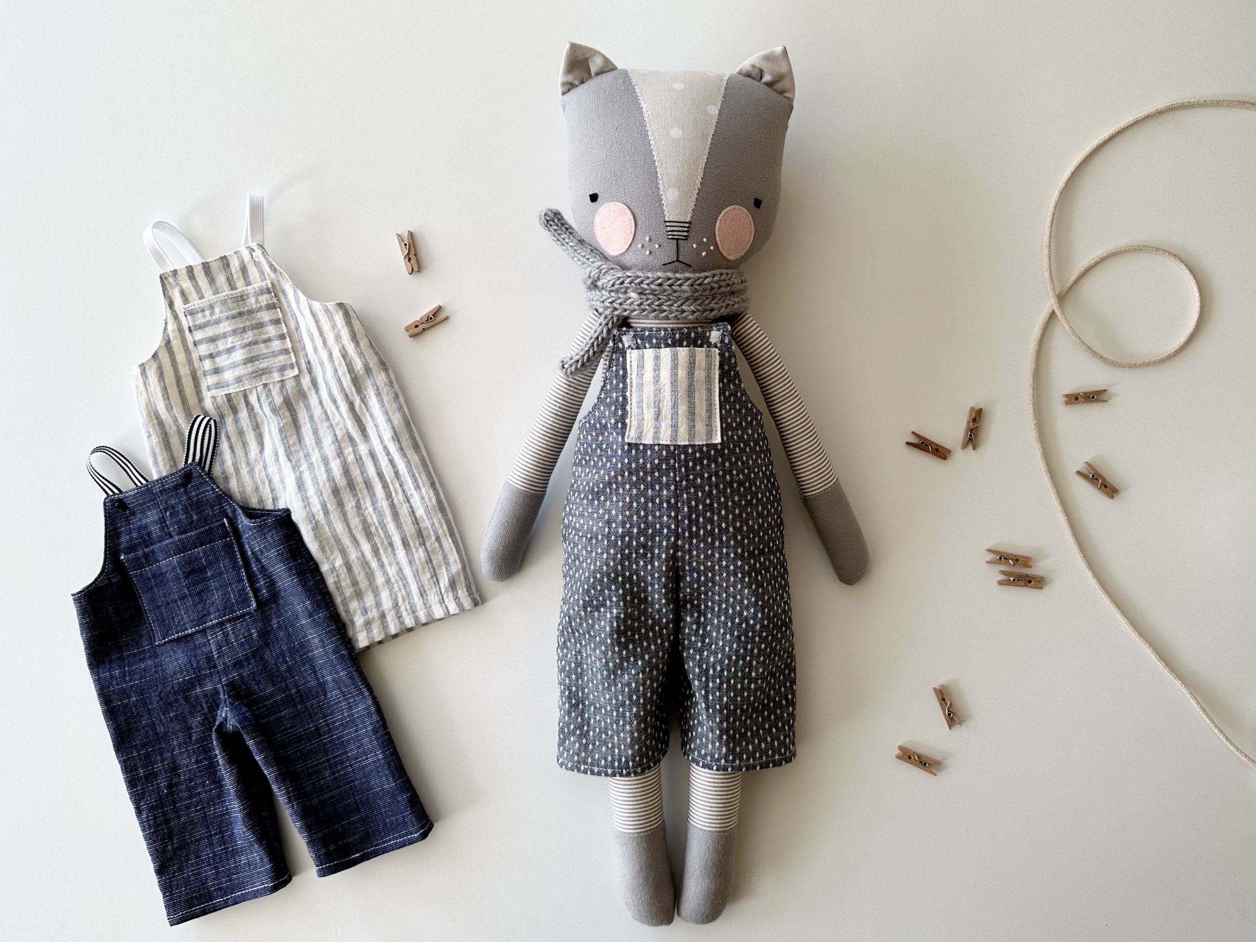 Free Overalls sewing pattern & tutorial for your Luckyjuju kitty doll