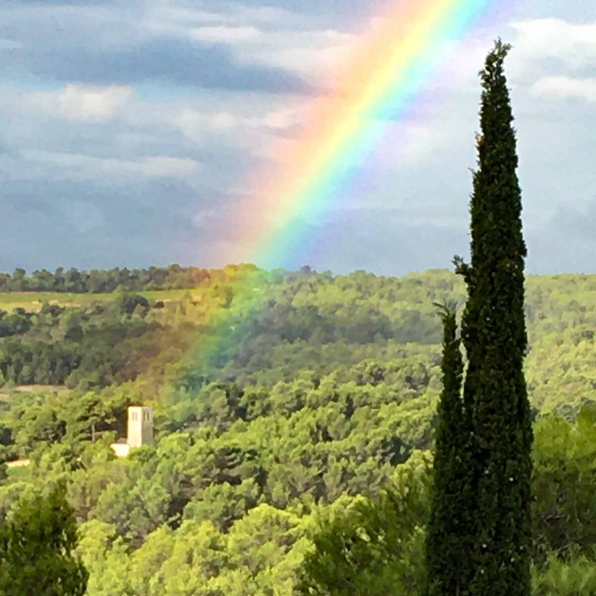 Organic, vegan and rainbow infused

La Chapelle se nourrit d'arc en ciel

#chateaustjacquesdalbas #chateaustjacques #minervois #wine #vin #carcassonne #rainbow credit: Poudou