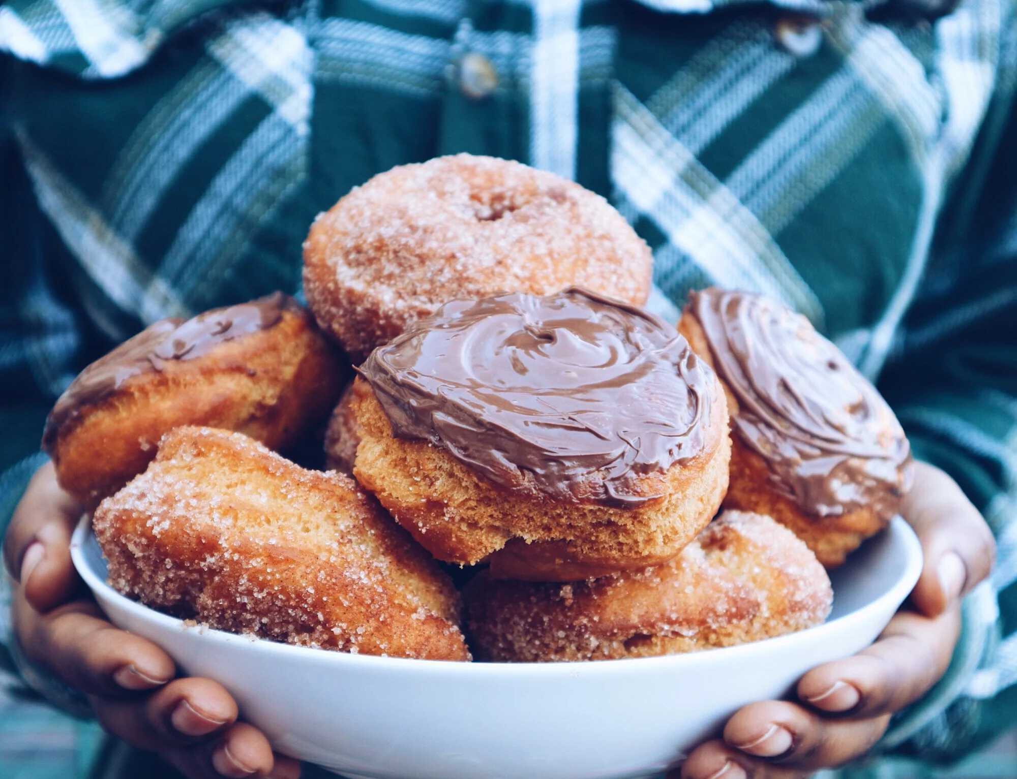  Homemade Cinnamon &amp; Nutella Donuts 