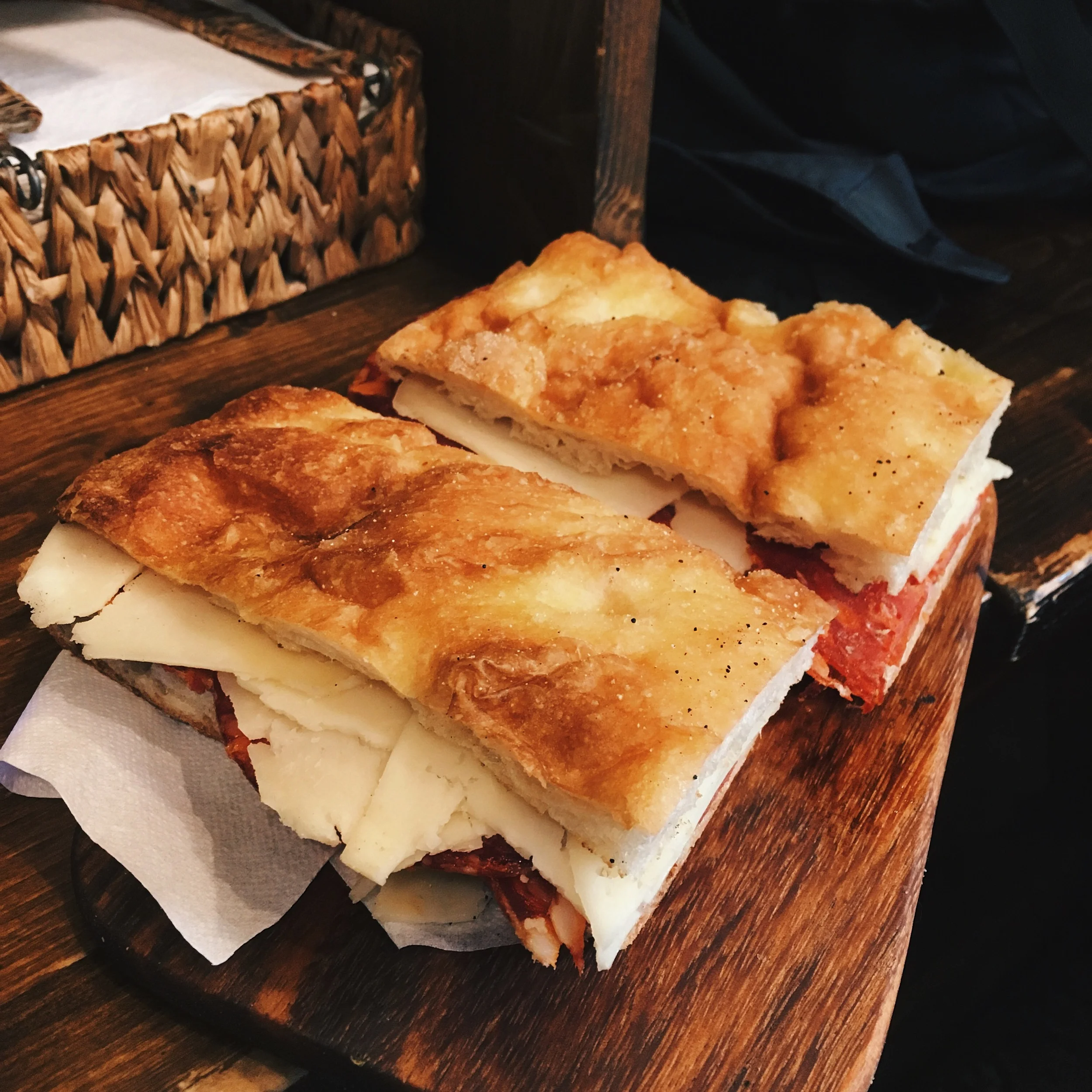  Panino con formaggio e salame 