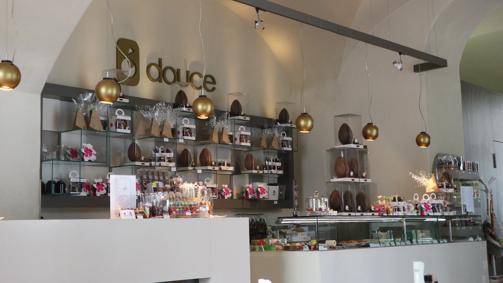   Douce : Pâtisserie Cafe 