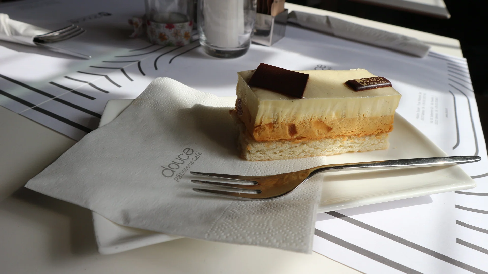   Douce : Caramel Cake 