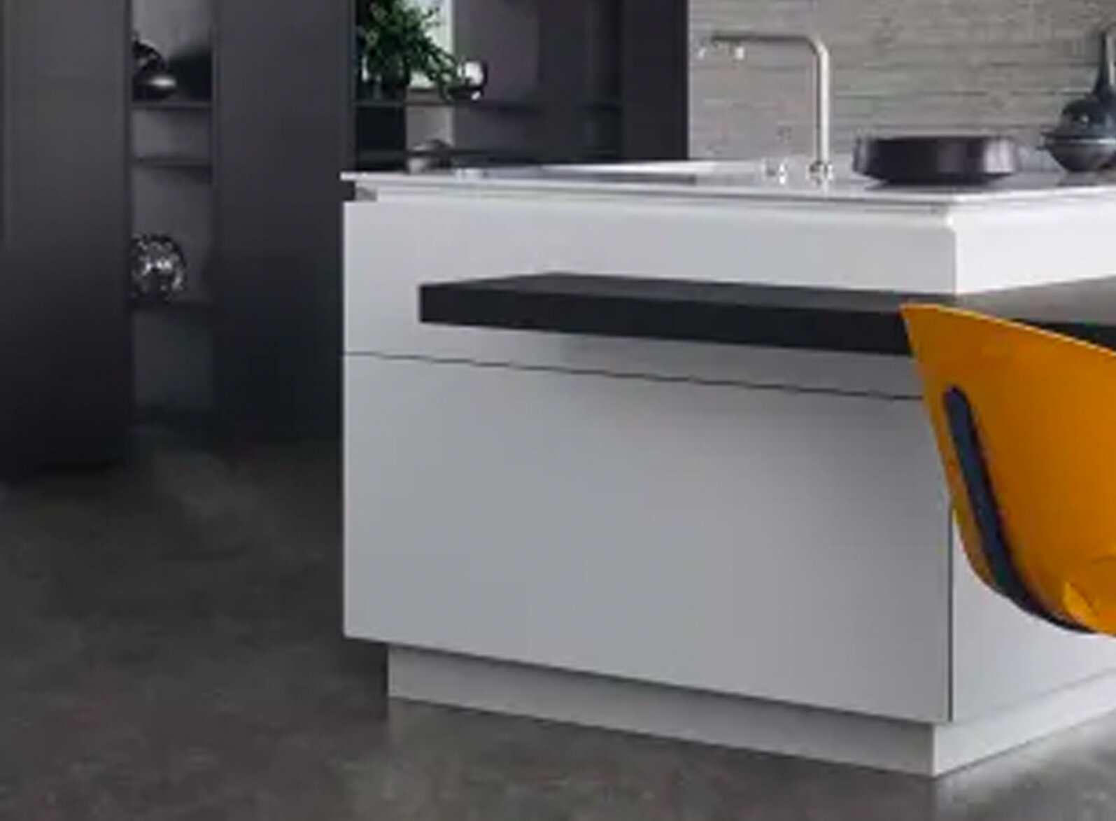 SIDE RECESSED PLINTH The side recessed plinth makes this kitchen island look as if it is floating.