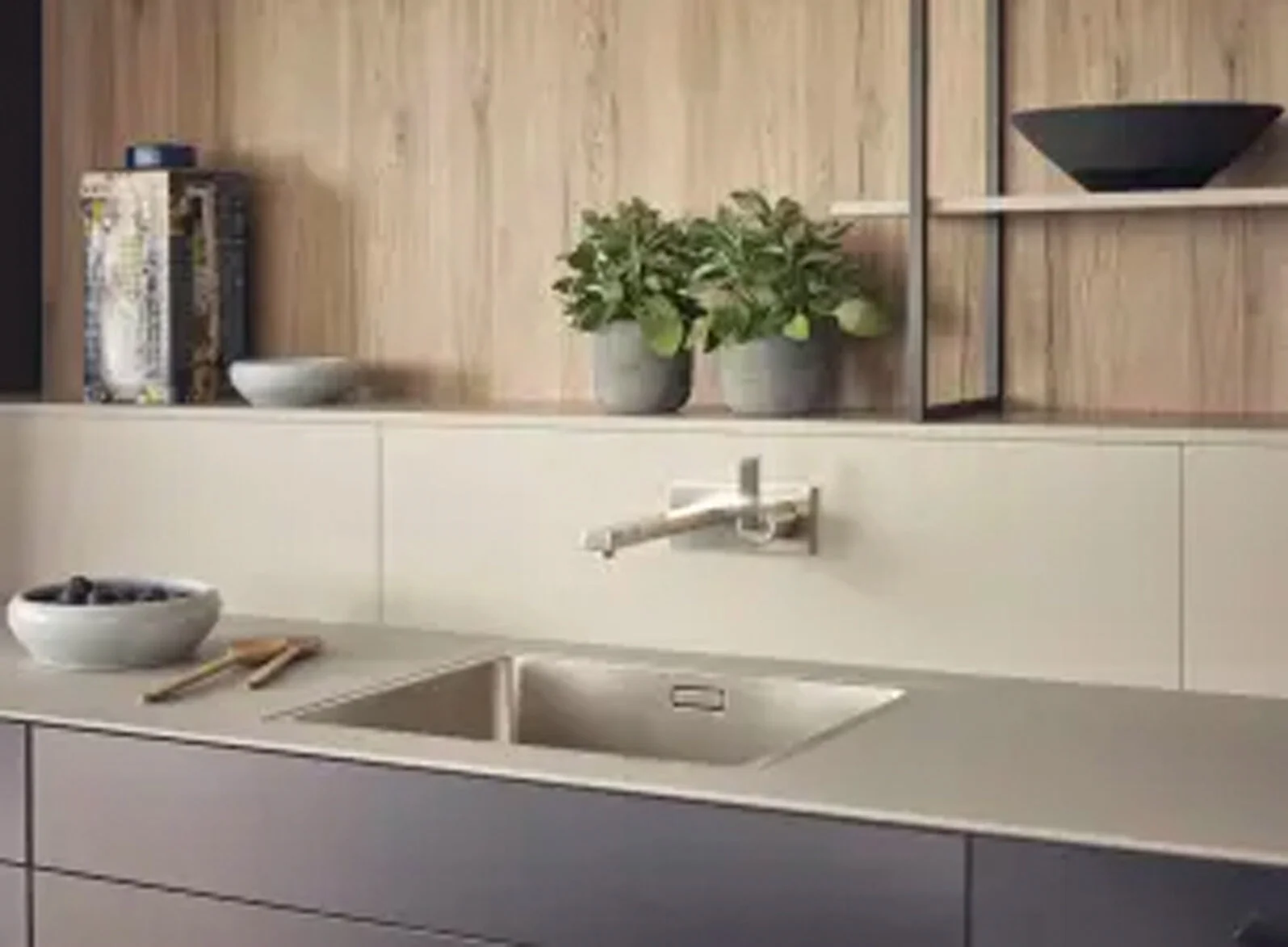 WORKTOP ELEMENT A room-structuring element which can be used as a design element but also for disguising specific structural conditions