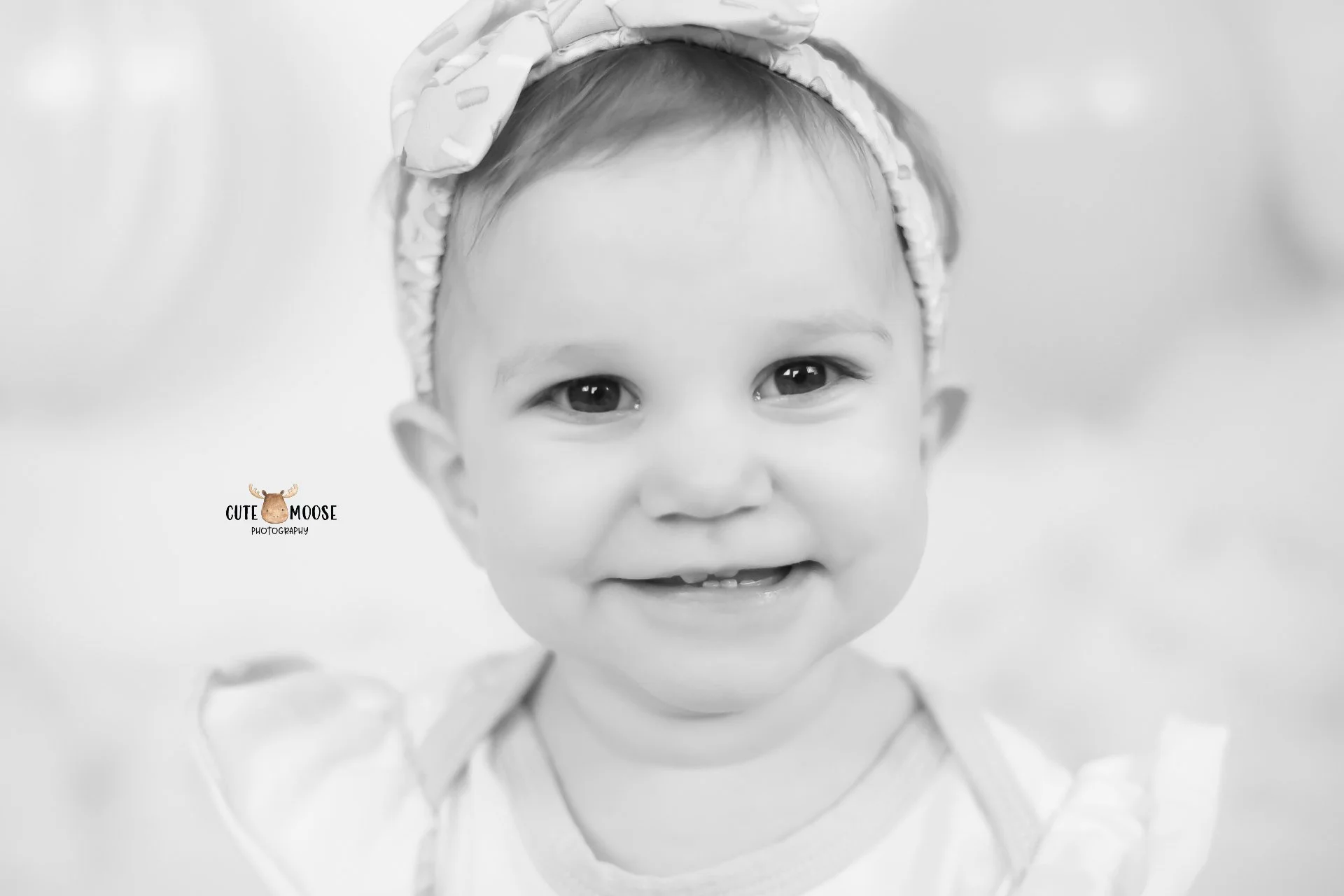 Isla is One! B&W (14).jpg